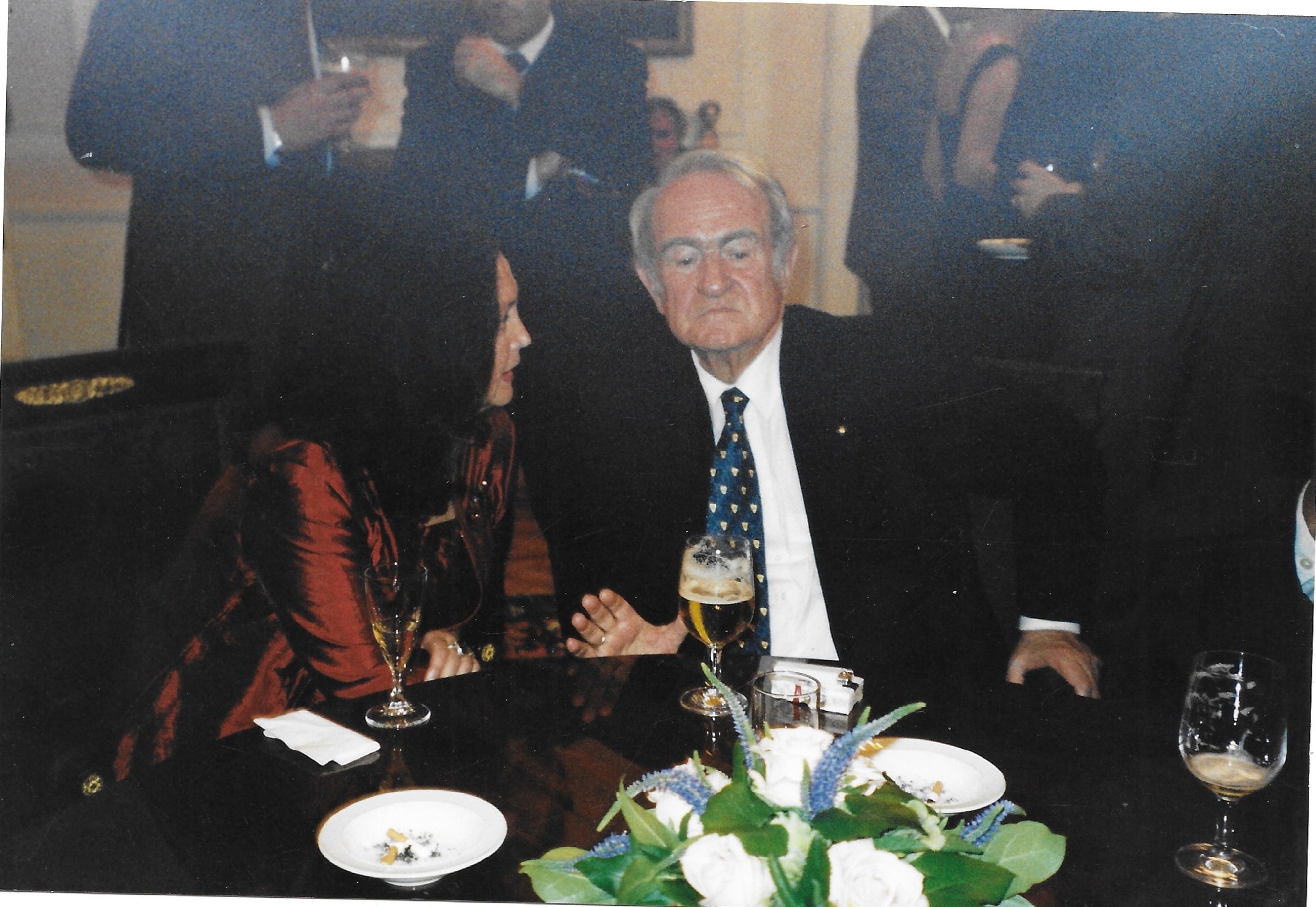 Mit dem Bundespräsidenten Johannes Rau an der Preisverleihung des Theodor-Wolff-Preises, Berlin